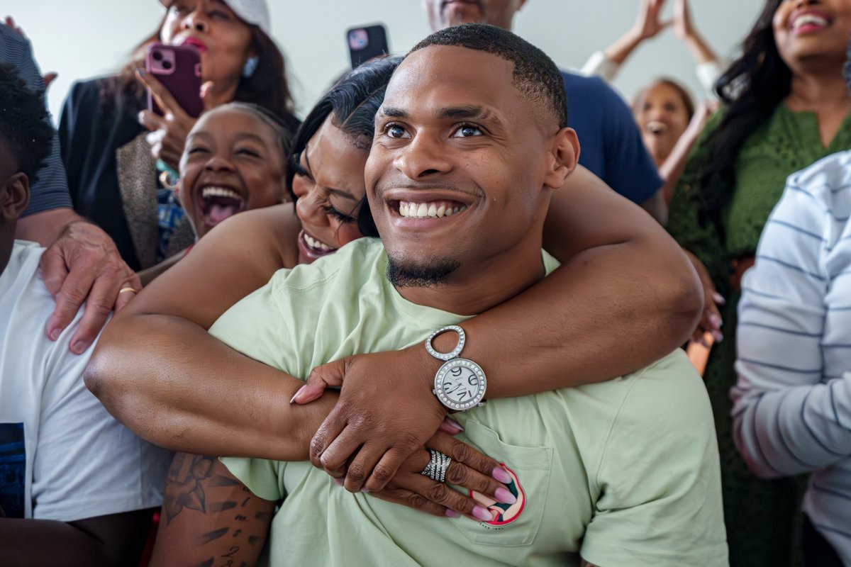 Earned this moment 🦅

<a href="/JArquez27/">Jarquez hunter</a> | #NFLDraft