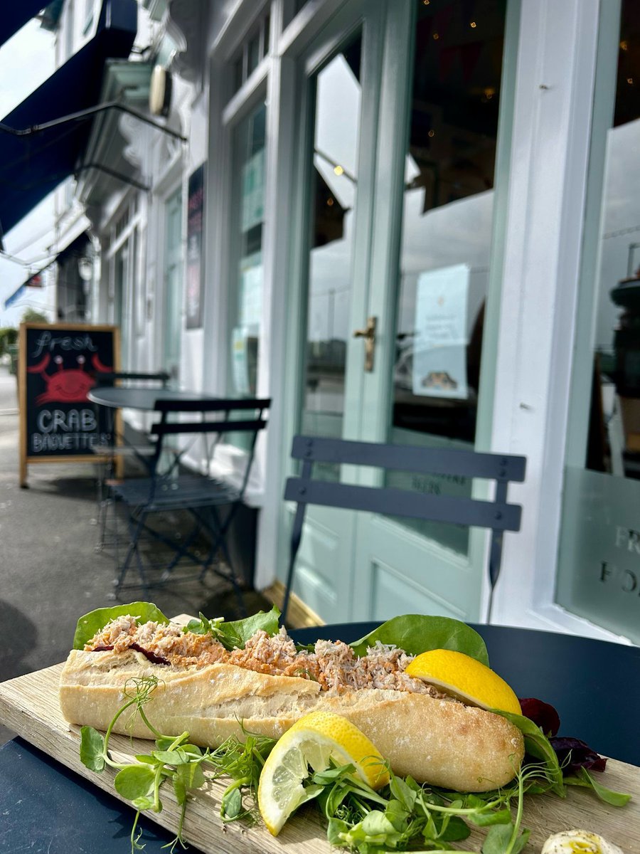 JohnsDeliDevon tweet media