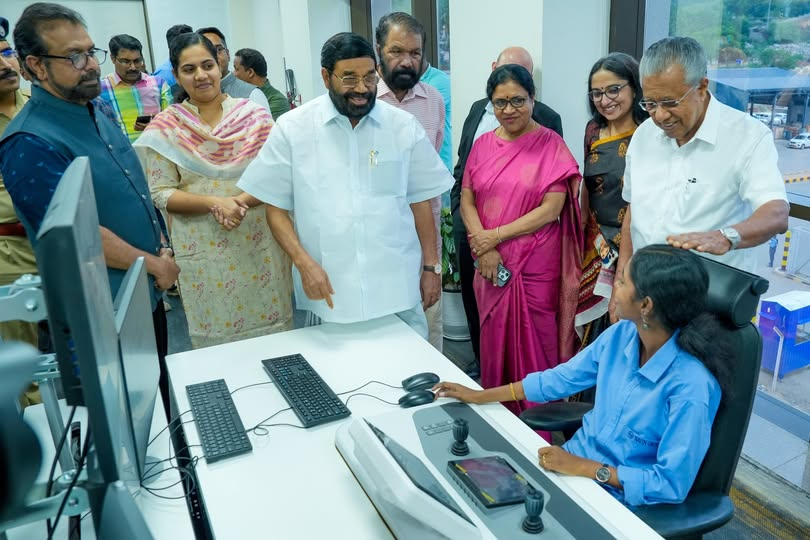 ഇന്ത്യയിൽ ആദ്യമായി വിഴിഞ്ഞം തുറമുഖത്താണ് ഓട്ടോമേറ്റഡ് CMRG ക്രെയിനുകൾ വനിതാ ഓപ്പറേറ്റർമാർ നിയന്ത്രിക്കുന്നത്. വിഴിഞ്ഞം തുറമുഖത്ത് ജോലിചെയ്യുന്ന 20 ക്രെയിൻ ഓപ്പറേറ്റർമാരിൽ 9 പേർ വനിതകളാണ്.ഈ വനിതാ ഓപ്പറേറ്റർമാരിൽ 7 പേർ വിഴിഞ്ഞത്ത് നിന്നുള്ള സ്വദേശികളാണെന്നത് പ്രത്യേകം ശ്രദ്ധേയമാണ്