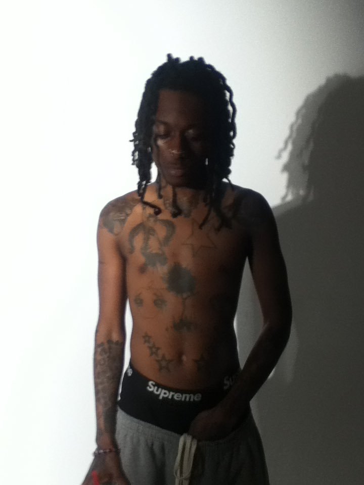 lily (@skaiwater) on Twitter photo 