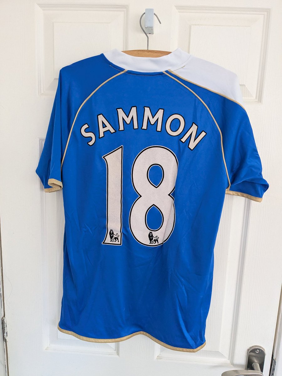 Mr_E_Sender's tweet photo. Last few, would love to move them on before the end of the season.

18-19 away
Worn once
Medium £25

13-14 GK
Used, good condition 
Medium £25

14-15 away 
Slight wear on sponsor
Small £20

10-11 Home
Worn sponsor, rest of shirt in good condition
Small

#wafc https://t.co/O1YIj0uYjX