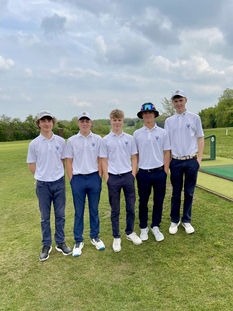 An exceptionally close match against a Farnham team full of quality. It came down to the last hole in the last match. Jacob won it on the 18th for a hard fought 3-2 win for the junior team