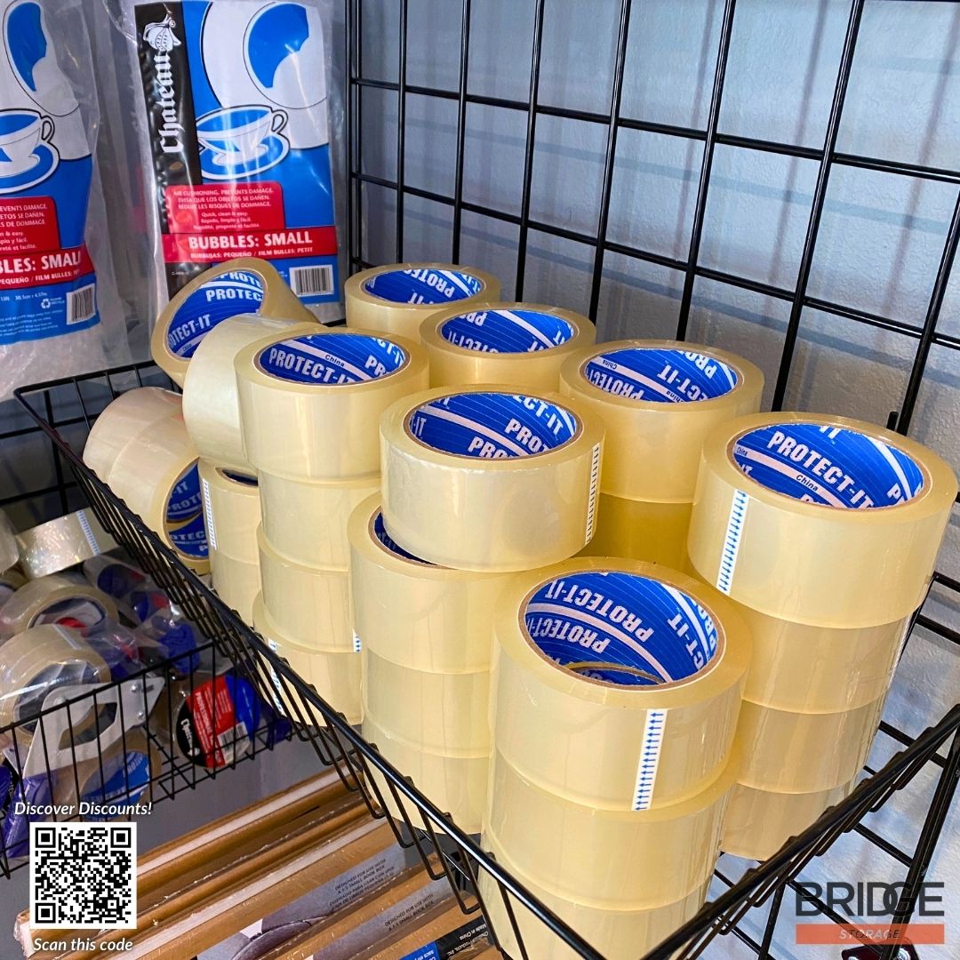 bridgestorage's tweet photo. 🎨 Artists, business owners, and storage pros — protect your work like a pro! We carry all the essentials: packing materials, sturdy boxes, tape, locks, and more. Make shipping stress-free and secure. 🚚💼

#onlyatbridge #bridgestorageartsandevents #packingmaterial #SelfStorage https://t.co/rl0rY5H2by