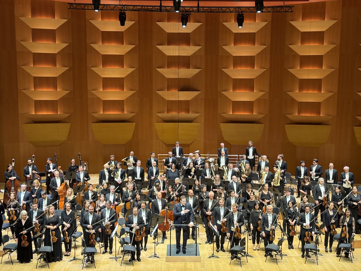 Luc Hernandez (@luc_hernandez) on Twitter photo Avec la 7e, Znaider dépasse la côte obscur de Bruckner avec dévotion pour en tirer toute la force symphonique. Le silence était d'or entre chaque mouvement dans un Auditorium plein à craquer. Mention spéciale au cor solo sublime de Guillaume Têtu dans l'adagio. <a href="/Auditorium_ONL/">Auditorium-Orchestre national Lyon</a> Avec la 7e, Znaider dépasse la côte obscur de Bruckner avec dévotion pour en tirer toute la force symphonique. Le silence était d'or entre chaque mouvement dans un Auditorium plein à craquer. Mention spéciale au cor solo sublime de Guillaume Têtu dans l'adagio. <a href="/Auditorium_ONL/">Auditorium-Orchestre national Lyon</a>