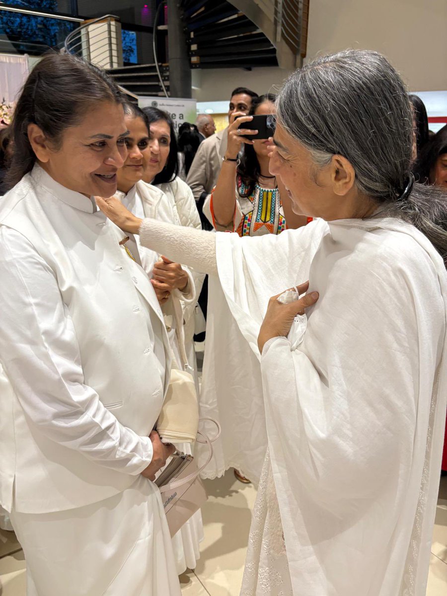 Brahma Kumaris UK (@brahmakumarisuk) on Twitter photo BK Jaymini & a large group from <a href="/BKLondonGCH/">Brahma Kumaris - Global Co-operation House London</a> attended an inspiring session by Didi Krishna Kumari @ Sattavis Patidar Centre. The meeting with <a href="/DidiKrishnaa/">Didi Krishna Kumari</a> was filled with Spiritual warmth & love, &the BK group were touched by the quality of service 2 the community. #SadhuVaswani BK Jaymini & a large group from <a href="/BKLondonGCH/">Brahma Kumaris - Global Co-operation House London</a> attended an inspiring session by Didi Krishna Kumari @ Sattavis Patidar Centre. The meeting with <a href="/DidiKrishnaa/">Didi Krishna Kumari</a> was filled with Spiritual warmth & love, &the BK group were touched by the quality of service 2 the community. #SadhuVaswani