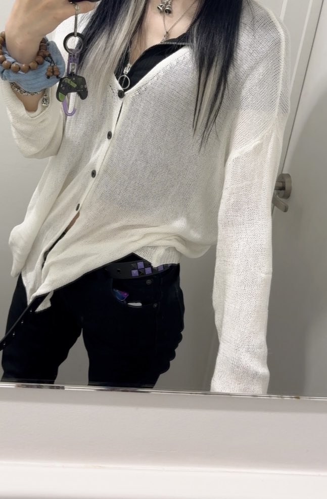 ru____chan4's tweet photo. また垢に入れなくなった。。
とりあえず避難垢だけど、こっちメインになる可能性大だからフォロワー様や相互様や新規の方もフォローよろしゅうに🙂‍↕️
＃美男美女さんと繋がりたい 
#1mmでもいいなと思ったらRT 
#いいねで気になった人お迎え 
#自撮り界隈の人と繋がりたい 
#絵師さんとつながりたい https://t.co/qlHbCPGjSZ