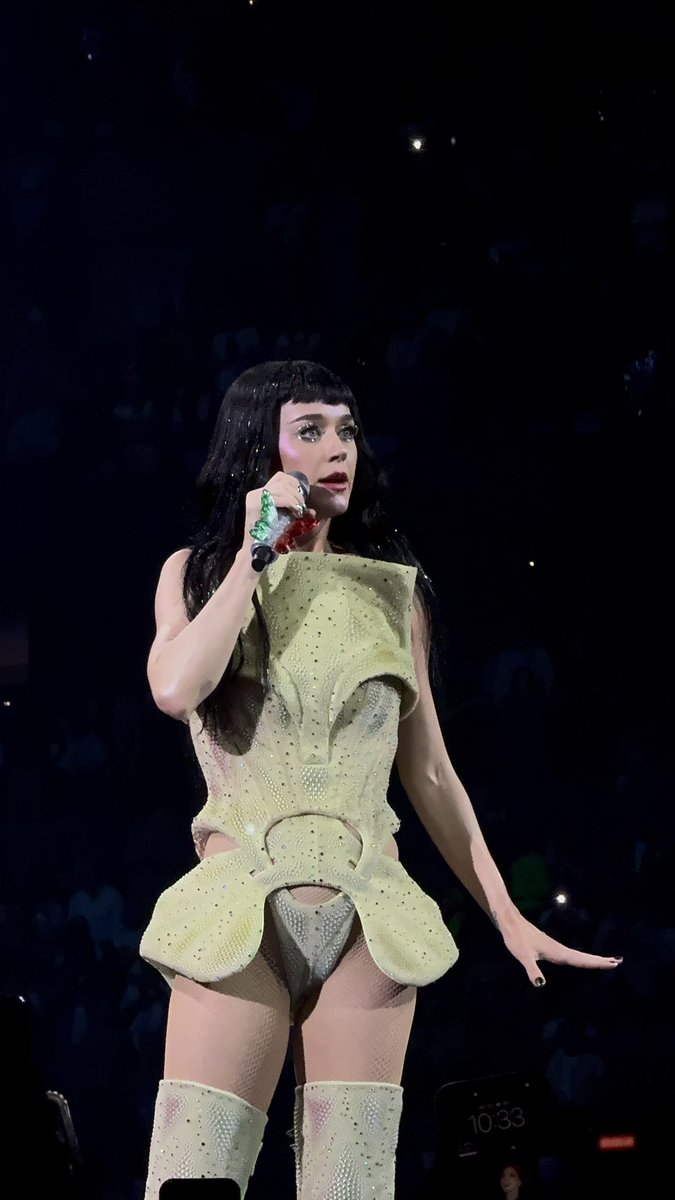 chreventh's tweet photo. I love, love, ducking love to see @katyperry yesterday!! She is really awesome and so beautiful!!!

Looks at her!!! https://t.co/pb9ocrUmDw