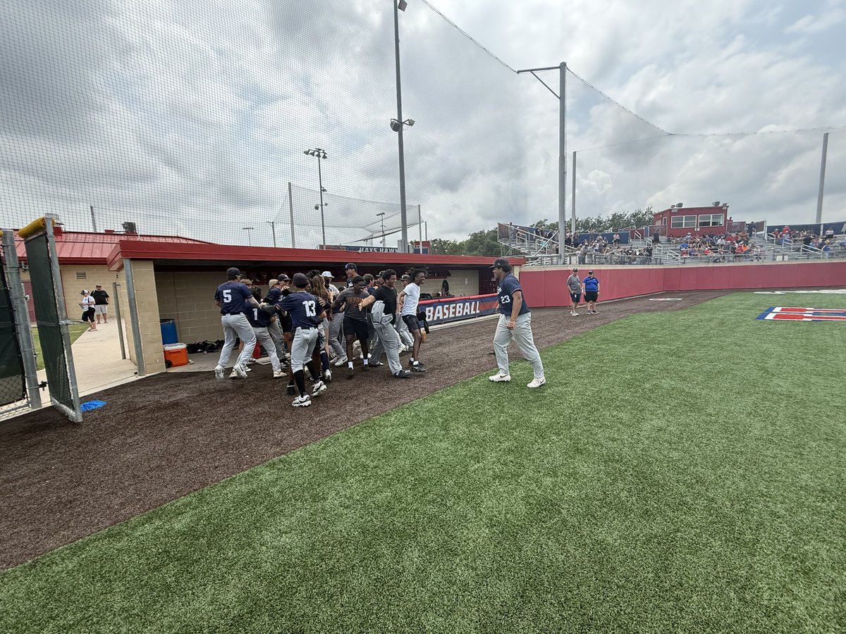Brandon Krauskopf (@coach_kraus) on Twitter photo Congrats to <a href="/GlennHSBaseball/">GHS Grizzly Baseball</a> as they head to the 5A playoffs! We are all so proud of these players and these coaches! Go Grizzlies! Congrats to <a href="/GlennHSBaseball/">GHS Grizzly Baseball</a> as they head to the 5A playoffs! We are all so proud of these players and these coaches! Go Grizzlies!