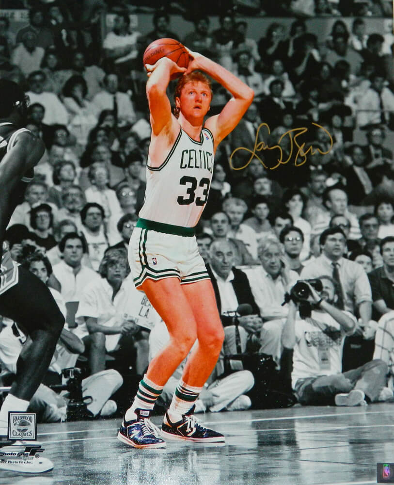 ☘️“My coach told me, “Larry, no matter how much you work at it, there’s always someone out there who’s working just a little harder – if you take 150 practice shots, he’s taking 200.” And that drove me." - Larry Bird 

#LarryLegend