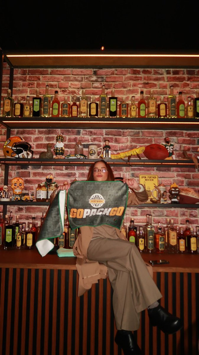heykayadams's tweet photo. I AM THE PACKERS FRONT OFFICE https://t.co/feMnSKXVl1