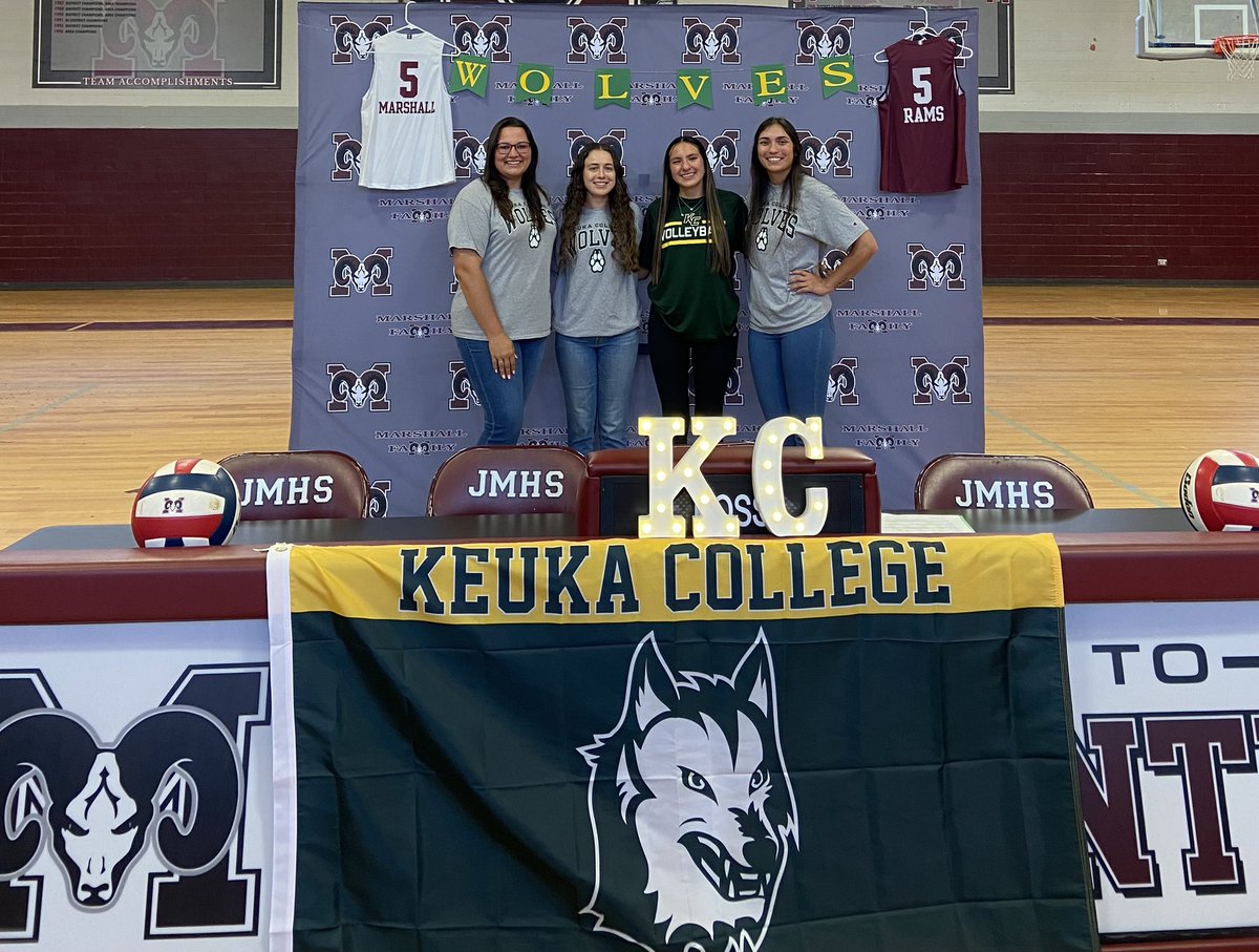MarshallRamsVB's tweet photo. It’s official! From a Ram to a Wolf! We are so proud of you Alessandra!! 💚💛🐺🎉✍🏼 https://t.co/tjYBxT9oh7