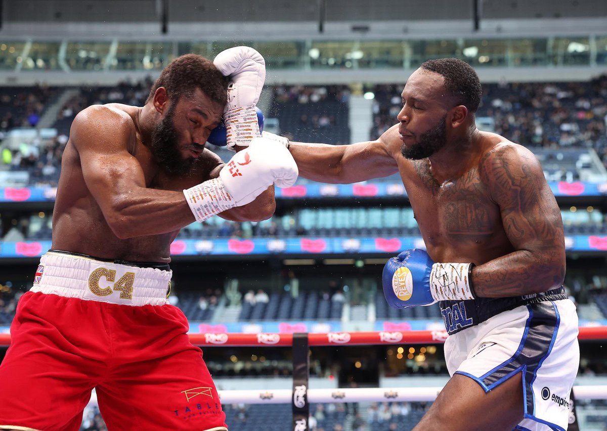 Viddal Riley takes down Cheavon Clarke in a fierce Cruiserweight battle at the Fatal Fury: City of the Wolves - Eubank Jr vs Benn 🎮💥

Watch on PPV on Dazn &amp; Sky Sports Box Office 👇
eubankjrbenn.com

@fatalfury_pr