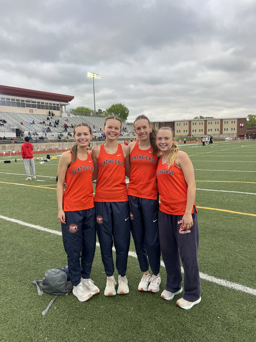 Erin and Ella with a 2nd and 7th place finish in the 800m!! Maya got 9th by 5 hundredths of a second!! PRs for Maya and Ella!