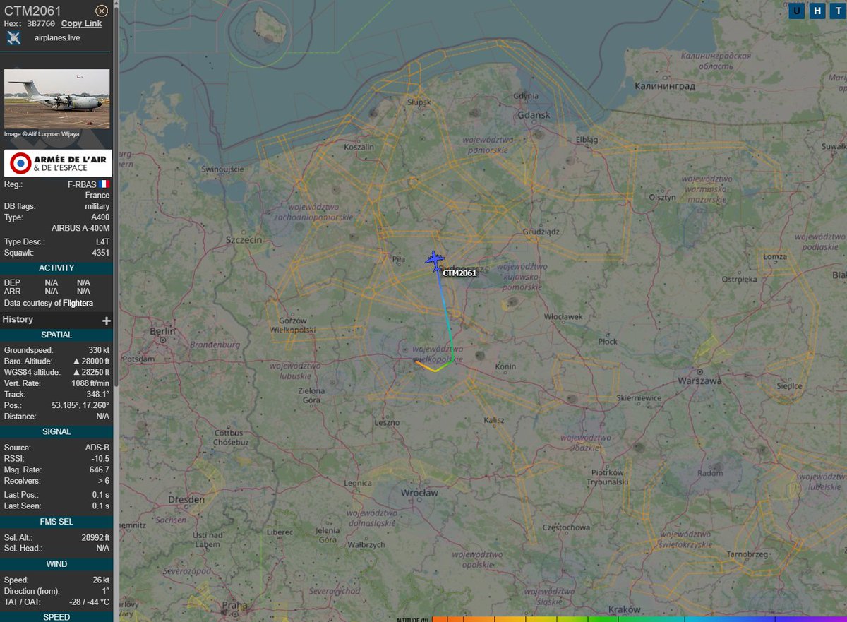 PolishMilRadar's tweet image. 📅 26.04⌚️ 16:43LT

✈️ #CTM2061 Airbus A-400M &quot;F-RBAS&quot; Sił Powietrznych Francji 🇫🇷 wystartował z bazy w Krzesinach #EPKS i kieruje się na północ. Możliwe, że ponownie zmierza do bazy Luleå-Kallax #ESPA 🇸🇪
🔗 globe.airplanes.live/?icao=3b7760

#POLMILRADAR