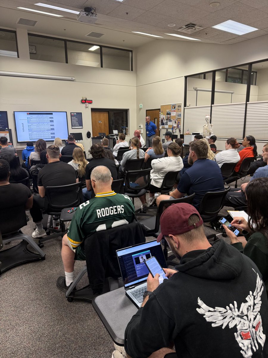 ⁦<a href="/NSCA/">NSCA</a>⁩ Oklahoma state clinic is on! Talking internships, mentorship, passion for helping others. On tap today is LTAD, nutrition, speed, mobility. Move, eat, recover better. Sport, job, life. Performance is for everyone! ⁦<a href="/OSU_HPNRI/">Human Performance & Nutrition Research Institute</a>⁩ thanks you!