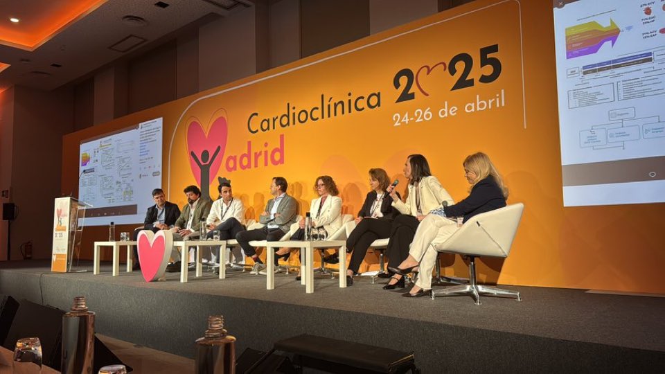 Antonia Sambola (@antonia_sambola) on Twitter photo Top notch sesion de cierre de #CardioClinica25 modelo a seguir por la cardioactulidad:
🐦a golpe de tweet, los estudios mas novedosos
🚴🏻♀️presentaciones rapidas y dinamicas
🗣️discusiones dirigidas y creando nuevas ideas
Que mas se puede pedir? Repetir el año que viene <a href="/clinica_sec/">Asociación Cardiología Clínica SEC</a> Top notch sesion de cierre de #CardioClinica25 modelo a seguir por la cardioactulidad:
🐦a golpe de tweet, los estudios mas novedosos
🚴🏻♀️presentaciones rapidas y dinamicas
🗣️discusiones dirigidas y creando nuevas ideas
Que mas se puede pedir? Repetir el año que viene <a href="/clinica_sec/">Asociación Cardiología Clínica SEC</a>