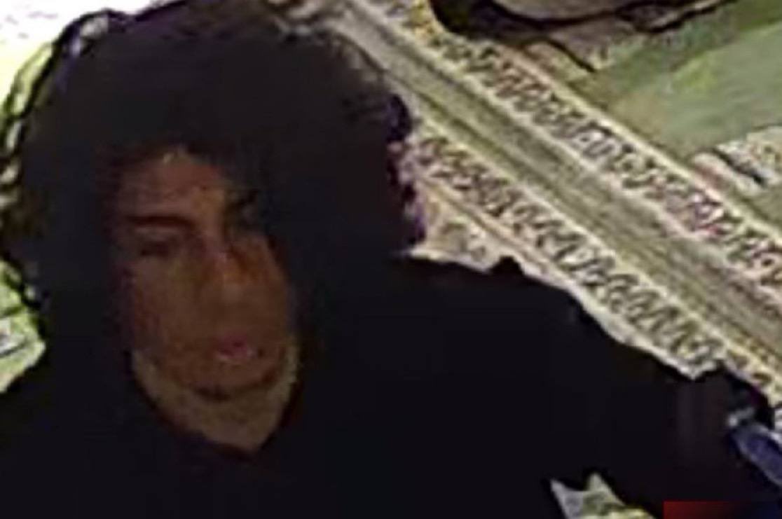 Frontieresmedia's tweet image. 🚨 Voici le suspect, d’origine bosnienne, ayant SAUVAGEMENT TUÉ un fidèle de 40 à 50 COUPS DE COUTEAU à la mosquée de La Grand-Combe, dans le Gard.