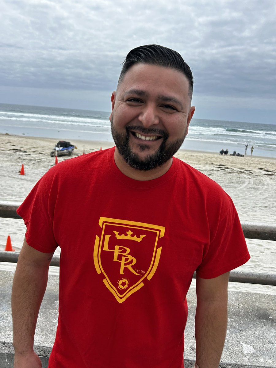 Junie619's tweet photo. Nothing like flying home to #SanDiego for an away game. Out here supporting the boys. Vamos @realsaltlake #VamosRealeza #LaBarraReal 
#SDFC #RSL  #SanDiego looking forward to a great time and running into friends here at home. https://t.co/riVMSjVdUH