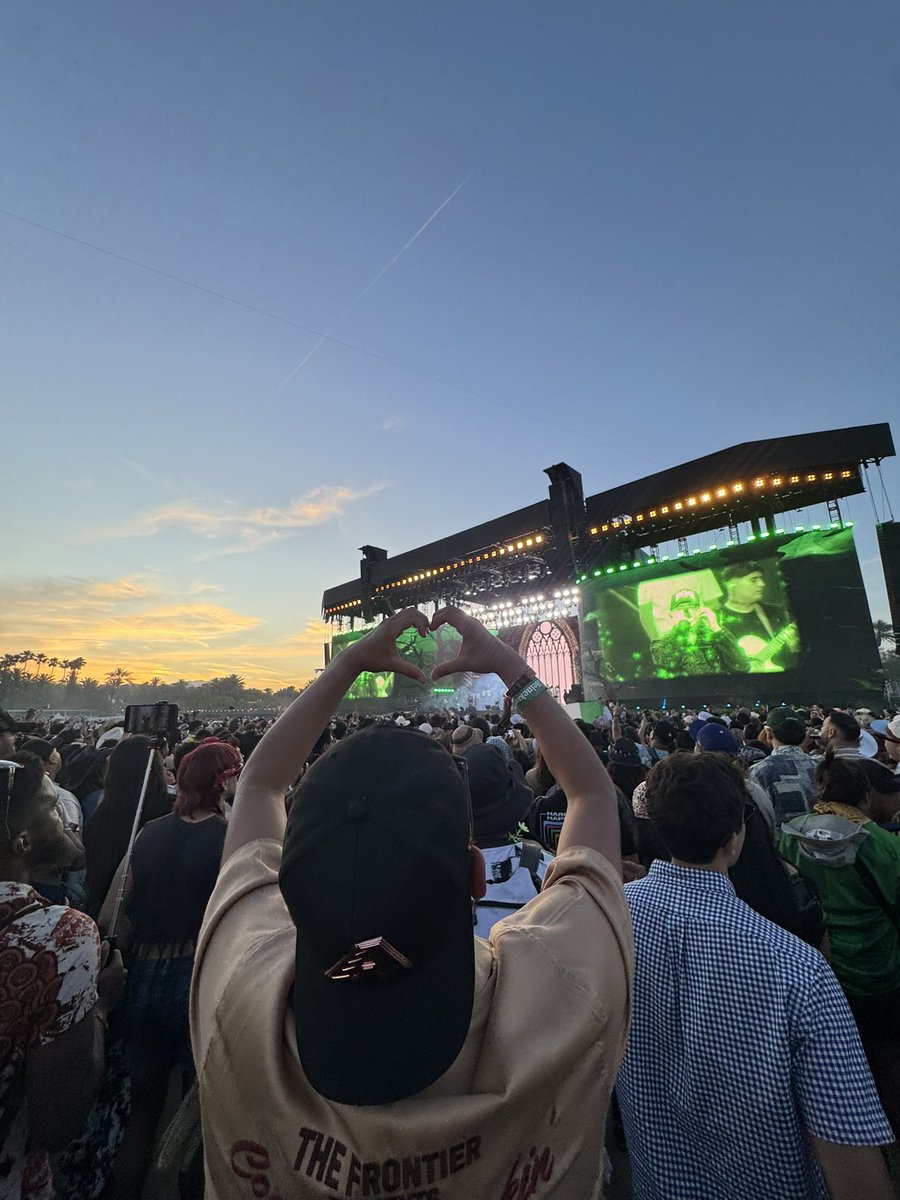 Daddyluiis's tweet photo. #Coachella2025 🙂 https://t.co/hppzwtmIyu