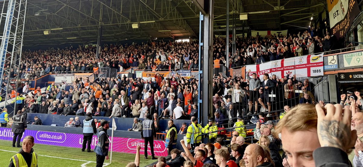 Lee Vaughan ๐๐งก๐ด๓ ง๓ ข๓ ฅ๓ ฎ๓ ง๓ ฟ (@bowbrookshrew) on Twitter photo A 90th minute winner for the Hatters at the Kenny and a massive win towards securing Championship safety. Luton pressing all the buttons throughout and deservedly getting a late winner despite also being reduced to 10 men with Liam Walsh seeing red. <a href="/LutonTown/">Luton Town FC</a> 1 <a href="/Coventry_City/">Coventry City</a> 0 A 90th minute winner for the Hatters at the Kenny and a massive win towards securing Championship safety. Luton pressing all the buttons throughout and deservedly getting a late winner despite also being reduced to 10 men with Liam Walsh seeing red. <a href="/LutonTown/">Luton Town FC</a> 1 <a href="/Coventry_City/">Coventry City</a> 0