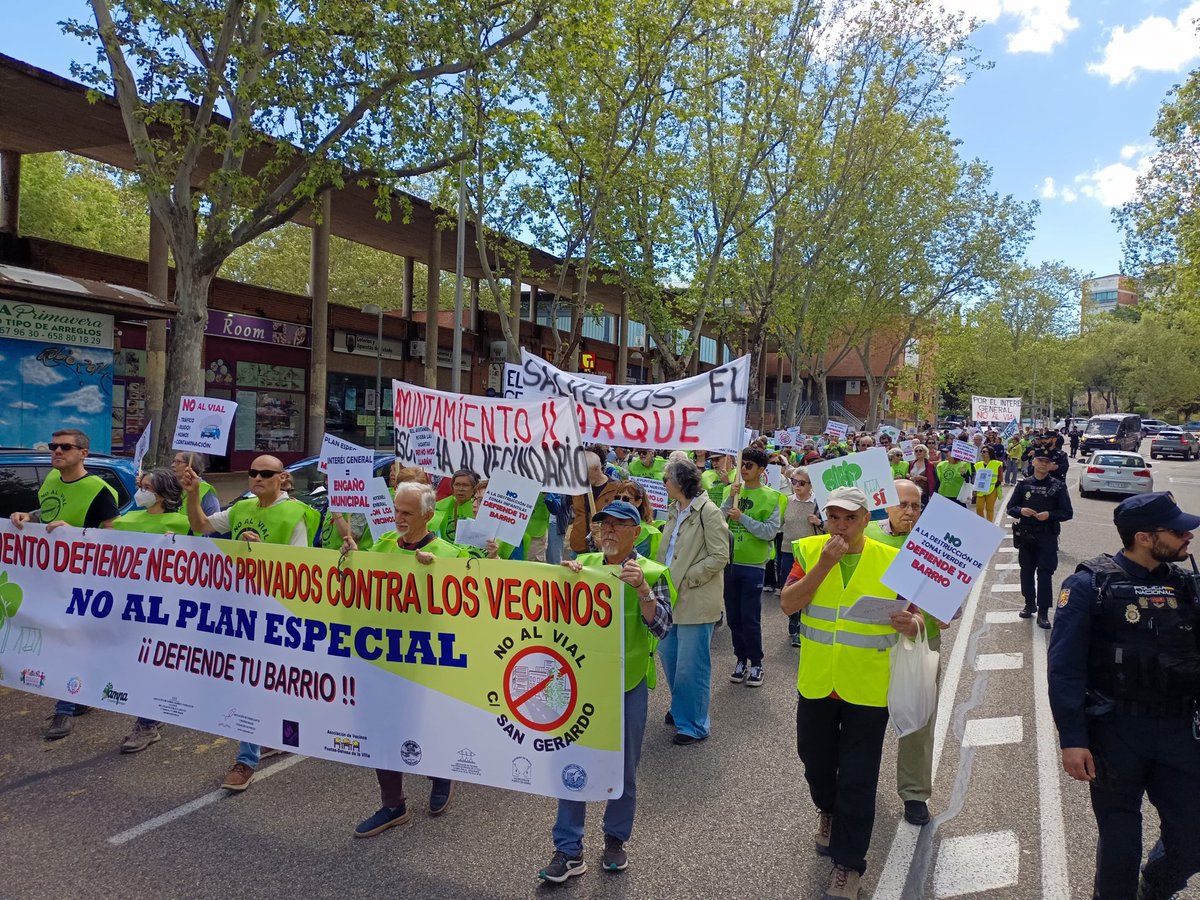 BSaconia's tweet photo. MUCHAS GRACIAS A TODOS POR HABER ASISTIDO
‼️Hemos sido alrededor de 300 vecinos y vecinas manifestándose esta mañana
#Noalvial #saconialucha #laluchasigue #nonospararán https://t.co/Tz0IKCGySd