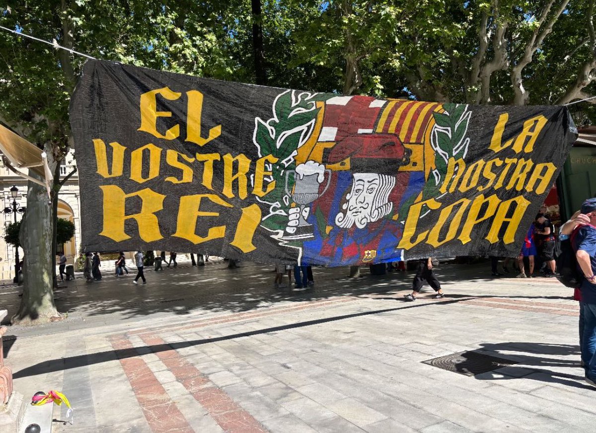 JR1899__'s tweet photo. El vostre rei, la nostra copa. Honor🔵🔴 https://t.co/daJZurZxfy
