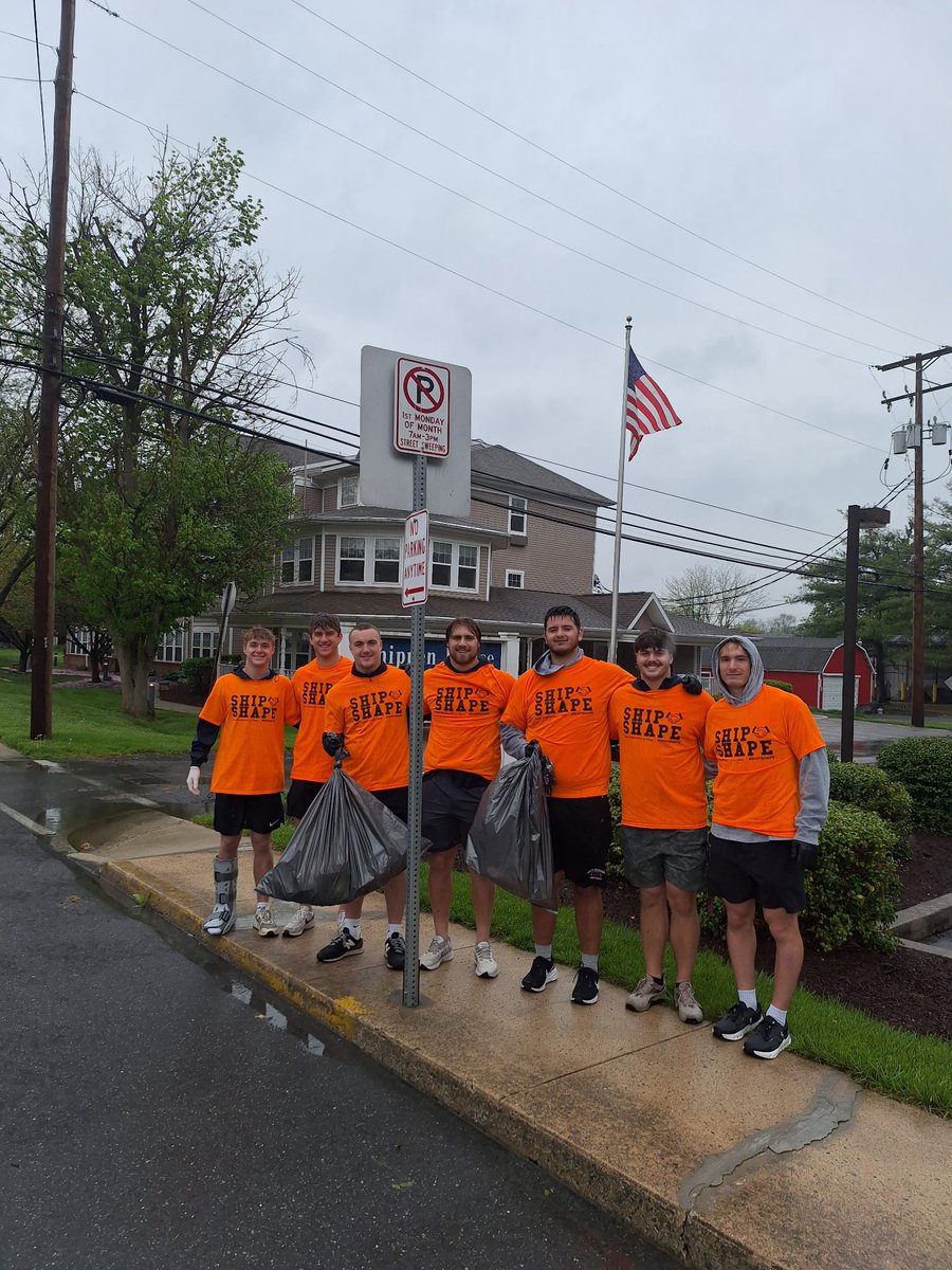 ShipFootball's tweet image. Taking care of the community that takes care of us… #ShipShape @ShipURaiders