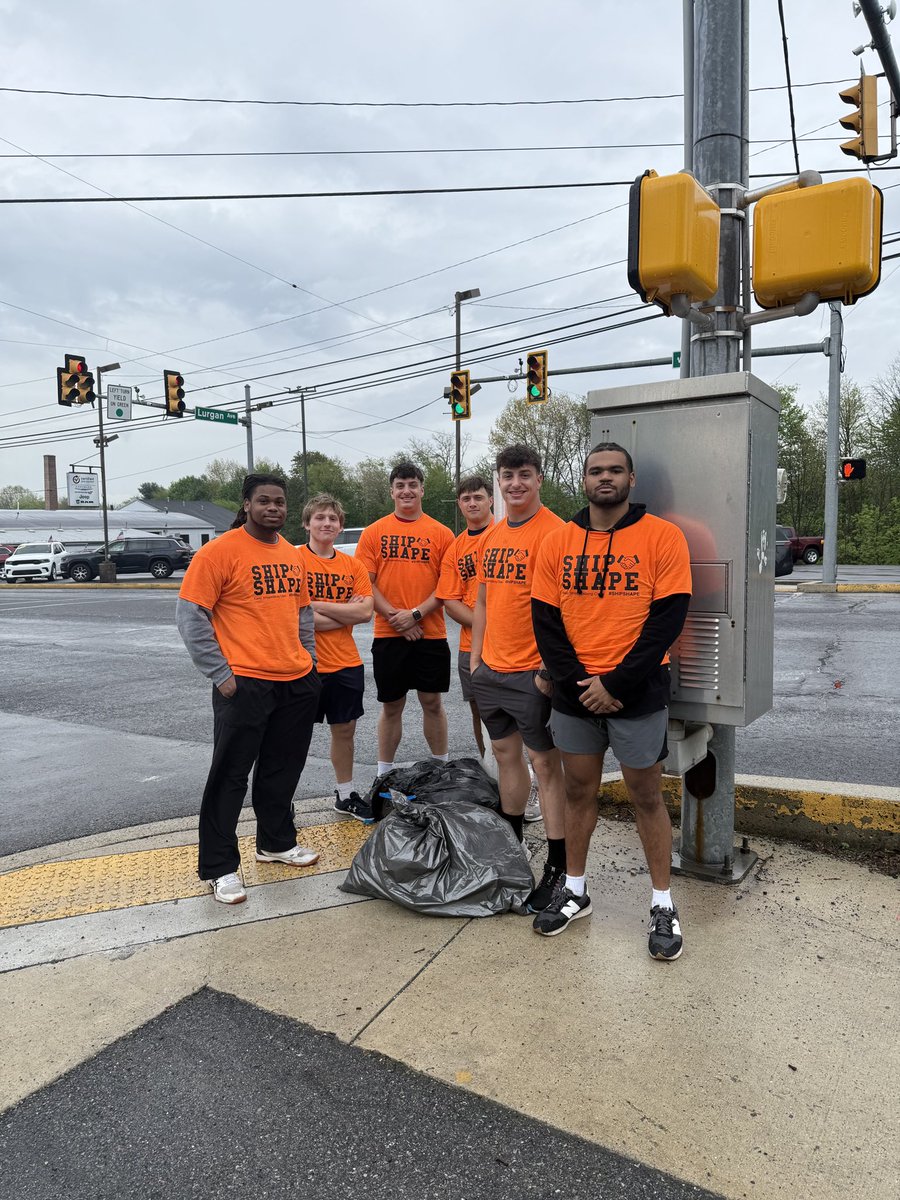 ShipFootball's tweet image. Taking care of the community that takes care of us… #ShipShape @ShipURaiders