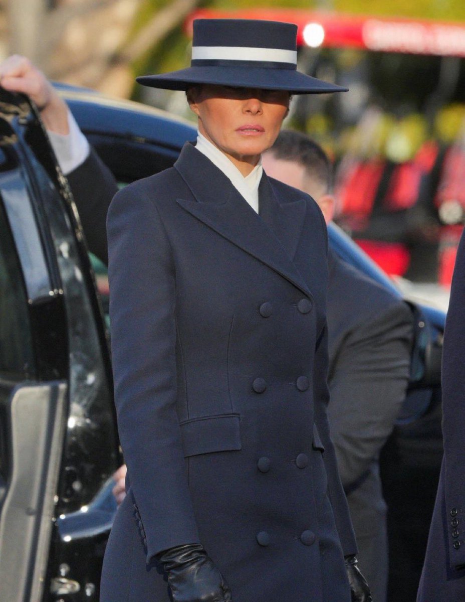 MAGAVoice's tweet image. Join me in wishing Melania Trump, America’s most beautiful First Lady, a very Happy Birthday ❤️