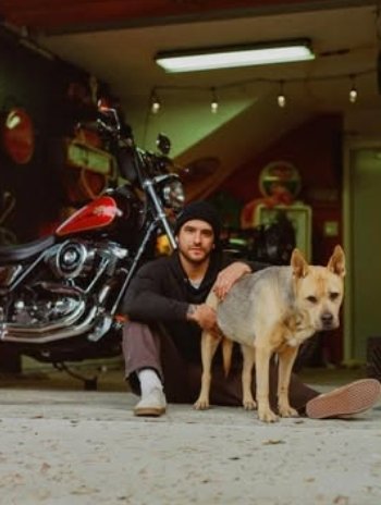 Credit for this goes to Tylerposey58 him and his dog.
