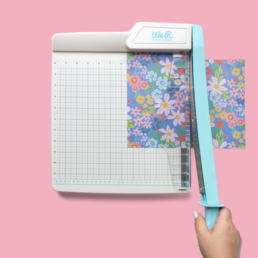 wermemorykeeper's tweet photo. The Guillotine Trimmer really does cut like butter! 🧈💗⁠ 
⁠
#trimmer #papertrimmer #papercrafts #wermakers
🔗 https://t.co/zoCVzL1aou https://t.co/qZGfBASZt6