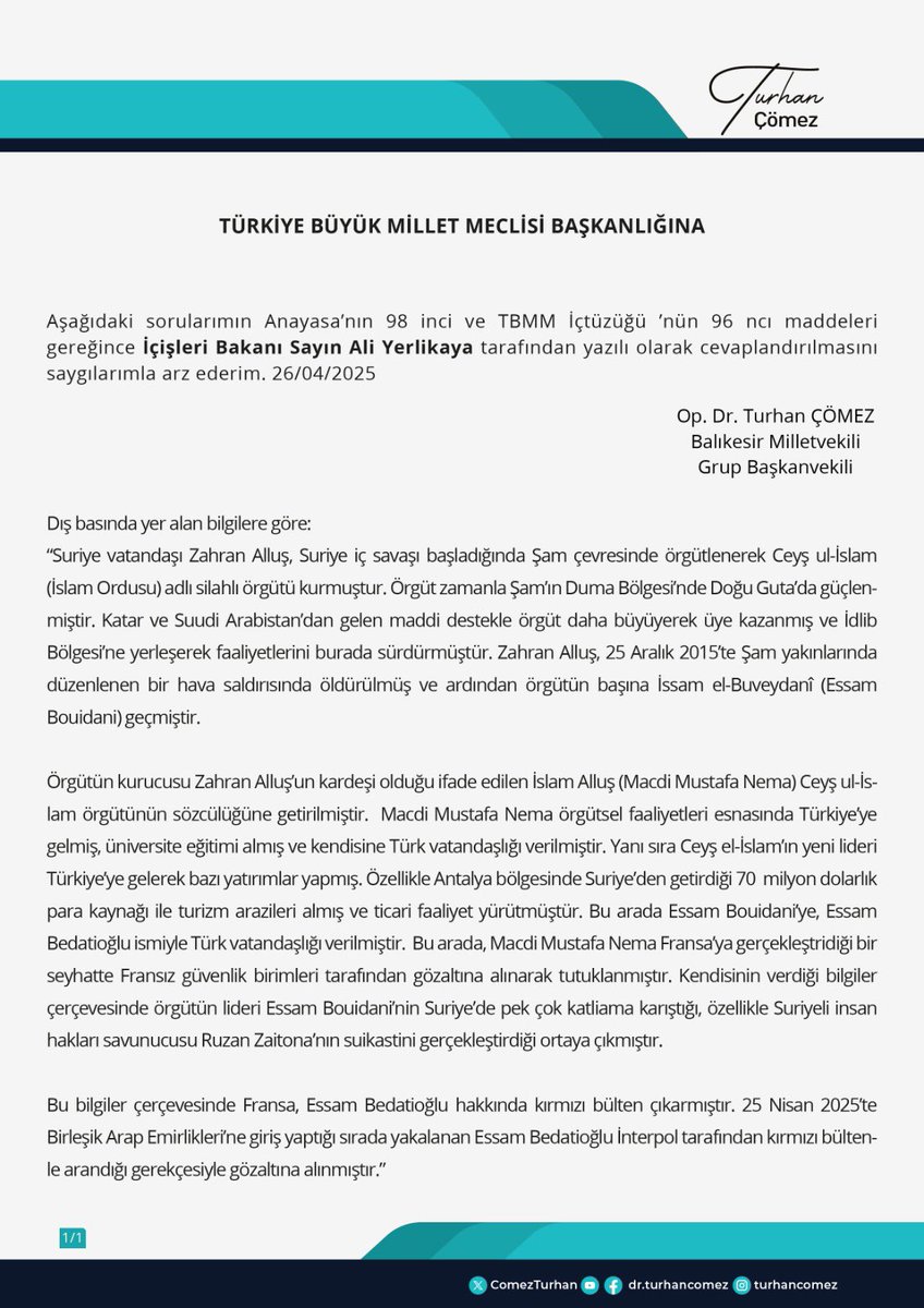 ComezTurhan's tweet photo. 🔥Suriye merkezli selefi cihatçı Ceyş ul-İslam örgütünün liderliğini yapmış Essam Bouidani’ye Türk vatandaşlığı vermişiz!
🇹🇷Yeni adı da Essam Bedatioğlu olmuş.
💰Adam on milyonlarca dolar para getirip Antalya’da turizm yatırımları da yapmış.
🇫🇷Bu arada Fransa, adamın Suriye’de yaptığı katliamların belgelerine ulaşmış ve İnterpol’e başvurarak hakkında kırmızı bülten çıkartmış.
🇹🇷Ancak beyefendiye(!) Türkiye’de dokunan yok. O da bunun verdiği güven ve rahatlıkla cebine koyduğu Türk pasaportu ile Dubai’nin yolunu tutmuş.
🇦🇪Tabii sınırda yakalanıp tutuklanmış.
👉Rezaletin tüm boyutlarını İçişleri Bakanlığı’na sordum.
📄Cevap verebilirlerse sizinle paylaşacağım.