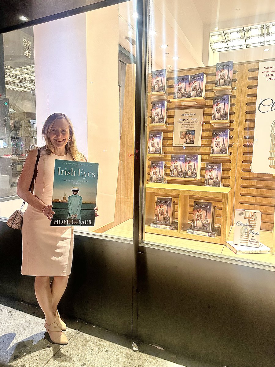 HopeTarr's tweet image. Thanks to everyone who turned out for my STARDUST signing at Barnes & Noble Upper West Side. We sold a ton o’ books AND there are signed copies left in store. #booktour #stardustbook #histfic #bnuws #NewRelease @JoffeBooks