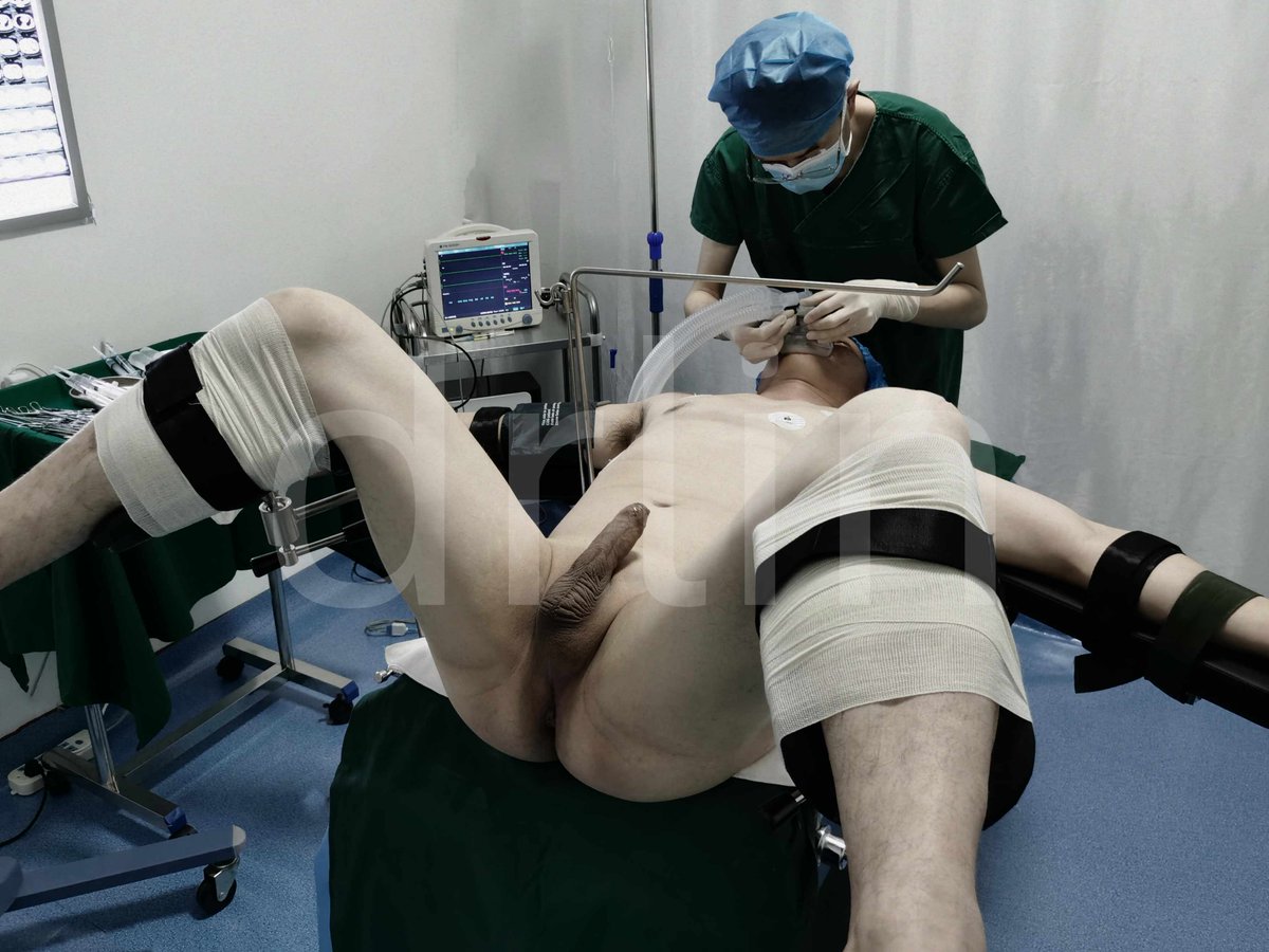 生活中你企业高管，躺下就是医生的病人，医生就是喜欢你发骚的样子，越骚治疗起来才越有挑战