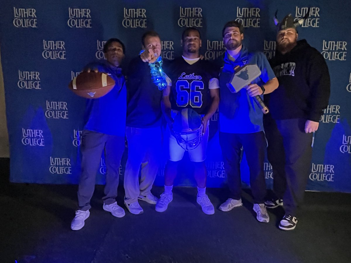 Proud to say I will be continuing my love fore football and academic at <a href="/luthercollege/">Luther College</a>  for the next 4 years thank you coaches and my family for this opportunity can’t wait to put the work in 
<a href="/wilber_68beast/">Coach Rivera</a> <a href="/CoachEdinborou1/">Coach E</a> <a href="/GoldwaterAthle1/">Goldwater Athletics</a> <a href="/goldwater_fb/">Barry Goldwater Football</a> <a href="/BGHS_DVUSD/">Barry Goldwater High</a>