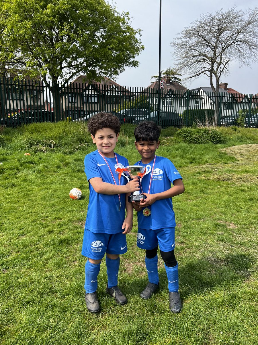 An incredible morning of football for our U6’s who took part in their first tournament! To top it off, our red team even left with the team of the tournament trophy. Thank you to Pitshanger FC for having us. Now on to Saturday 17th May, when we host our own 💪🏆⚽️