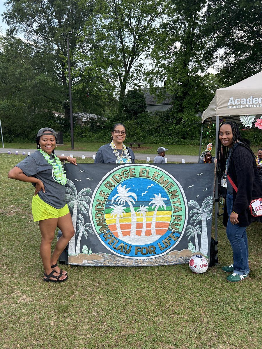 HodgeMRES's tweet photo. @MRES_NCSS Relay for Life team came together to support the American Cancer Society by honoring survivors, remembering loved ones, and hosting a basket raffle. @MsRBattle https://t.co/dFXTF8J14v