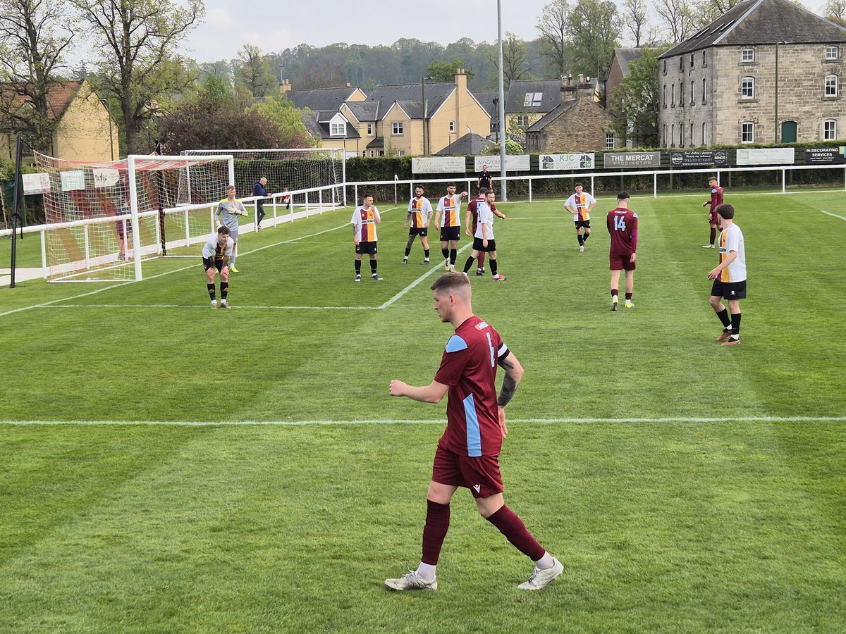 HaddAth's tweet photo. GOAL! 🇱🇻🇱🇻🇱🇻

Haddington  3  Whitburn  0

Newly named as Man of the Match, skipper @craigreid39 scores from a free kick on the left - tight angle, lovely execution towards back post top corner. https://t.co/PdylMVDWOg