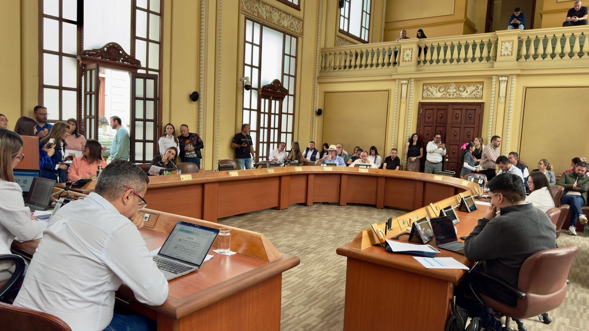 carlosarango201's tweet photo. 🚨¡Importante avance legislativo!🚨 
La Comisión Segunda o de Hacienda aprobó ayer el primer debate del Proyecto de Ordenanza N.º 030 https://t.co/mEFa8NY23g