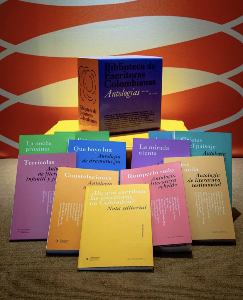 nataliam6676's tweet photo. ❤️‍🔥 demasiados trabajo amor y resistencia de muchas formas hay acá gracias diez veces gracias @pili_quintana @BibliotecaNalCo @mincultura nos vemos hoy a las 4pm en @FILBogota y charlamos un poco de esto ¡vengan! https://t.co/7vhJ0xtutr