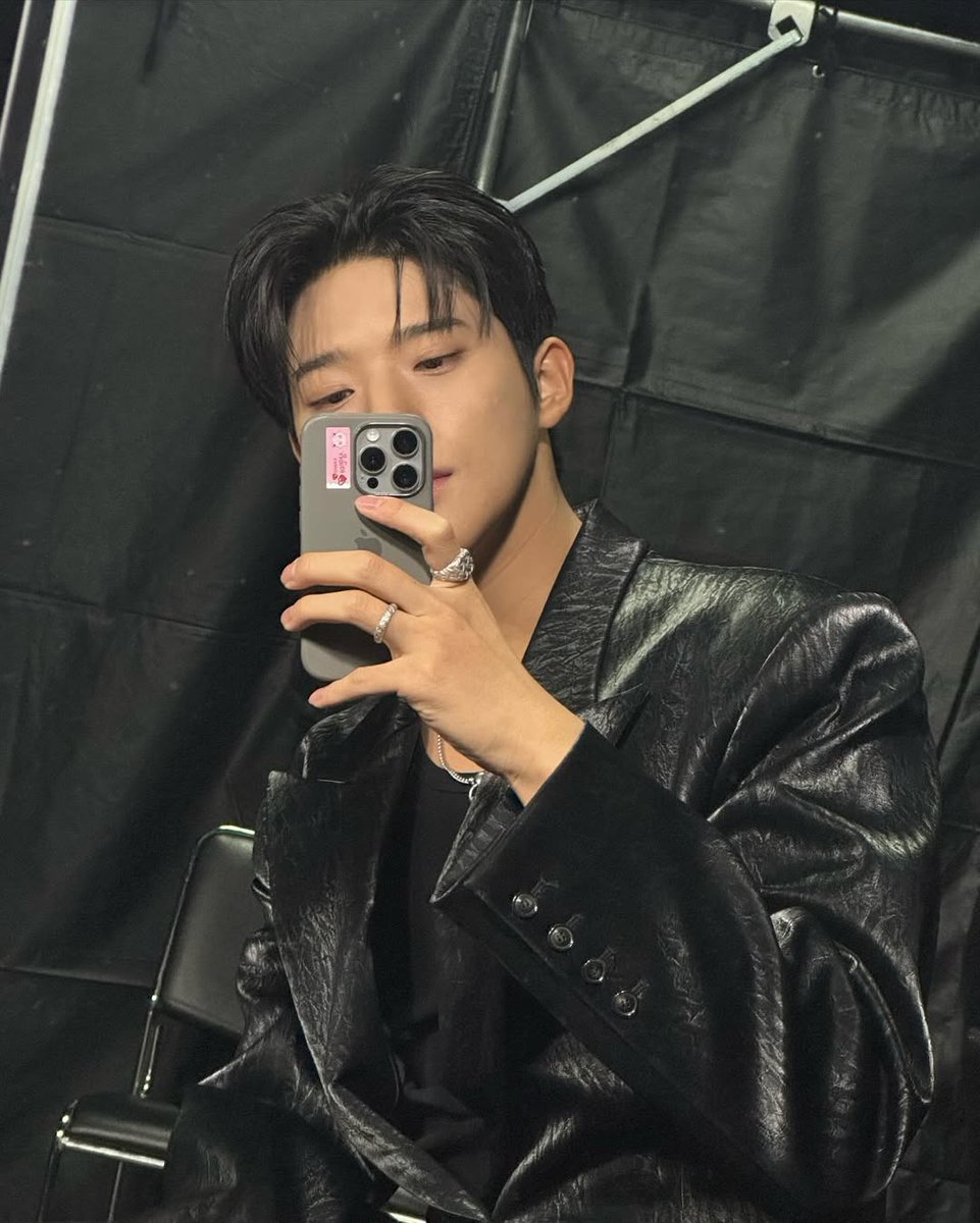 Throwback to Japan during the Music Bank Global Festival . I suited up in a sleek black jacket and a fresh cut that brought a whole different vibe. A side of me that doesn’t show up too often, but when it does, it speaks loud