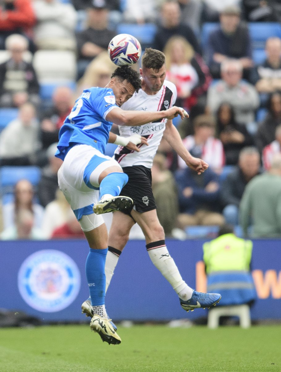 LincolnCity_FC's tweet photo. βοΈ Fighting for every ball.
βοΈ 67β | π© 1-2 βͺοΈ | #STOLIN https://t.co/hHODB8TZK6
