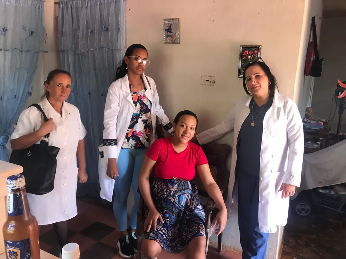 IrinaMirka1816's tweet photo. Salud presente en la intervención comunitaria a la circunscripción #11. 
Se visitan embarazadas y lactantes de alto riesgo.
#CubaPorLaVida https://t.co/wVqgIU25zp