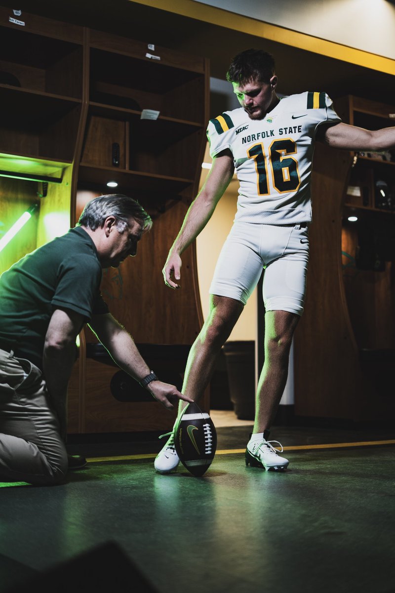 MarcoPeery's tweet image. Praise the Lord!! Excited to say I have signed with @NorfolkStateFB
@T_Woodbury11 @MichaelVick