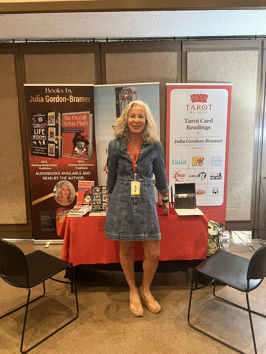 JGordonBramer's tweet image. I am starting another day at the St. Louis Mystic Fair at the Machinist’s Hall #9 in Bridgeton, Missouri. I am here until 7 PM.

#tarot #tarotcards #tarotcardreader #tarotcardreading
#psychicfair #metaphysical