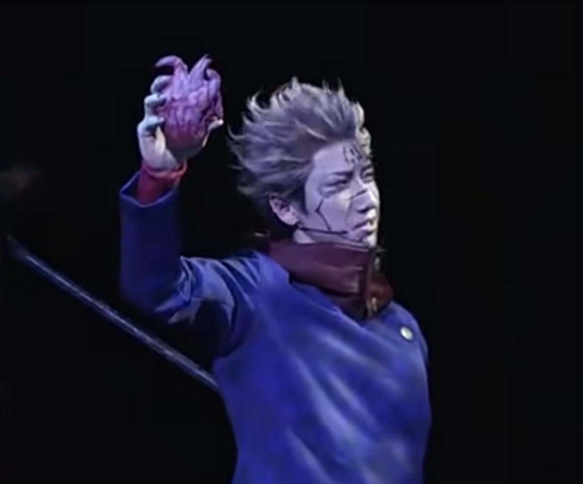 OH MY GOD HE'S SO FUCKING FINEEE