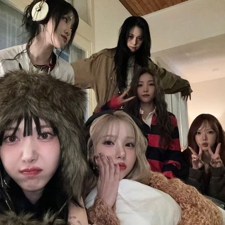 sia 😈🧘♀️ semi ia tweet media