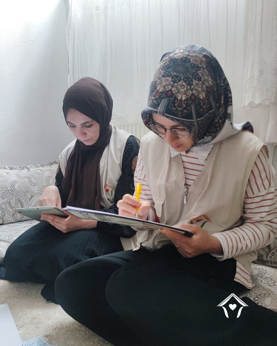 Sosyal hizmet ekiplerimizle yetim ve ihtiyaç sahibi çocukların evlerine sosyal inceleme ziyaretleri yapıyoruz.✨
Her aileye özel aile güçlendirme planları hazırlıyoruz.
Bağış yapın; çocukların hem maddi ihtiyaçlarına destek olalım hem de sürdürülebilir sosyal hizmet sunalım.