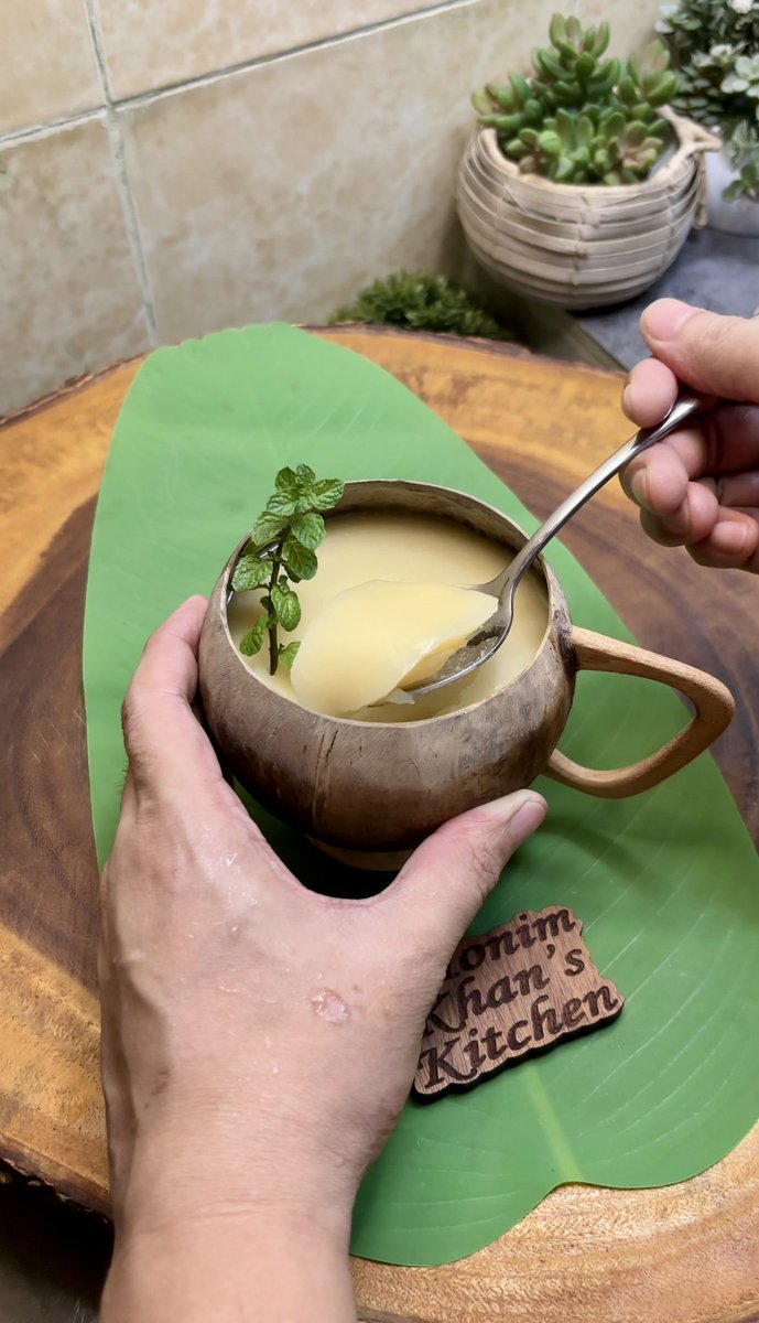 monim_khan_'s tweet photo. Coconut Pudding Recipe 🥥
Full Recipe: https://t.co/SO3NKoNHun
#recipe #recipes #cooking #foodie #chef #homemade #coconutpudding #monim_khans_kitchen https://t.co/ItXdgSV8NE