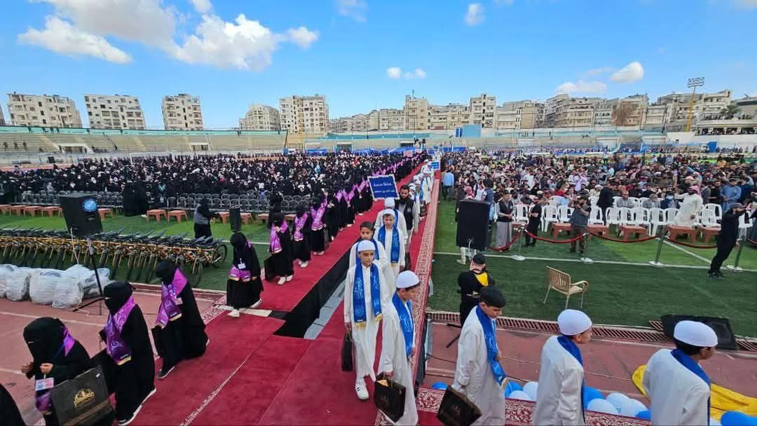 AishaSabri13's tweet photo. تكريم نحو 1500 من حفظة #القرآن_الكريم في ملعب #إدلب البلدي اليوم
مشاهد تغضب الكثيرين ففي كل مرة نرى ازدواجية معايير مقرفة فهم يباركون اللطم والعربدة والشذوذ كحرية شخصية! لكن أن نحفظ أعظم كتاب نزل على أعظم إنسان فهذا لديهم معيب ومخيف ويدعو للقلق ربما يستدعي جلسة طارئة بمجلس الأمن! https://t.co/MGp64JxEHy